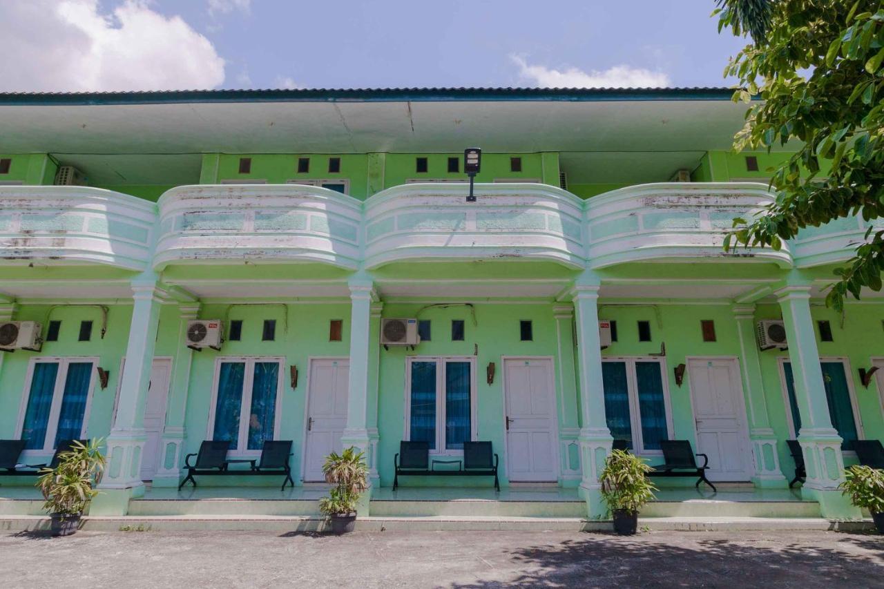 Reddoorz Plus Syariah @ Jalan Cut Nyak Dhien Aceh Hotel Banda Aceh Exterior photo